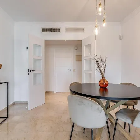아파트 Puerto Banus Serenity Retreat 마르베야